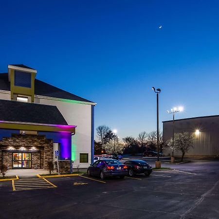 Surestay Plus Hotel By Best Western Blue Springs Exterior photo