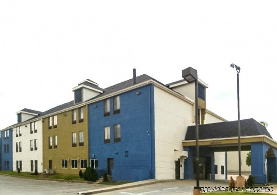 Surestay Plus Hotel By Best Western Blue Springs Exterior photo